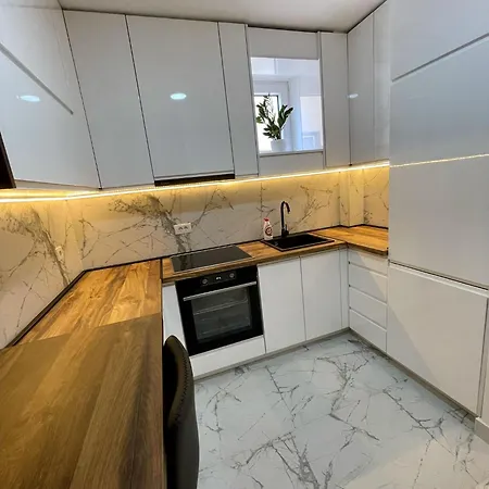 Magenta Kulina Bana アパート