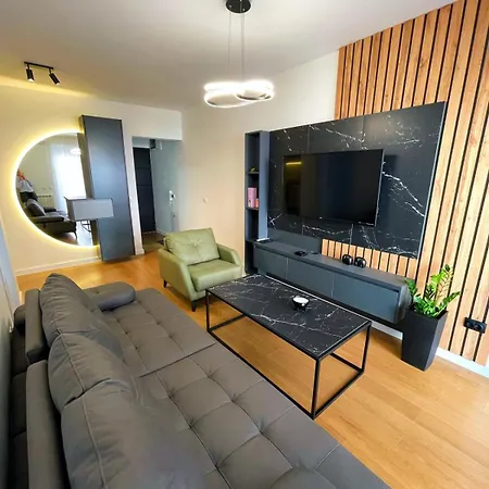 Magenta Kulina Bana *